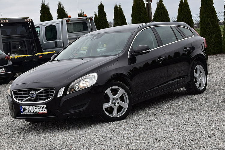 Volvo V60 2.0D3 163Km 5-cyl Navi Skóra Gwarancja zdjęcie 16