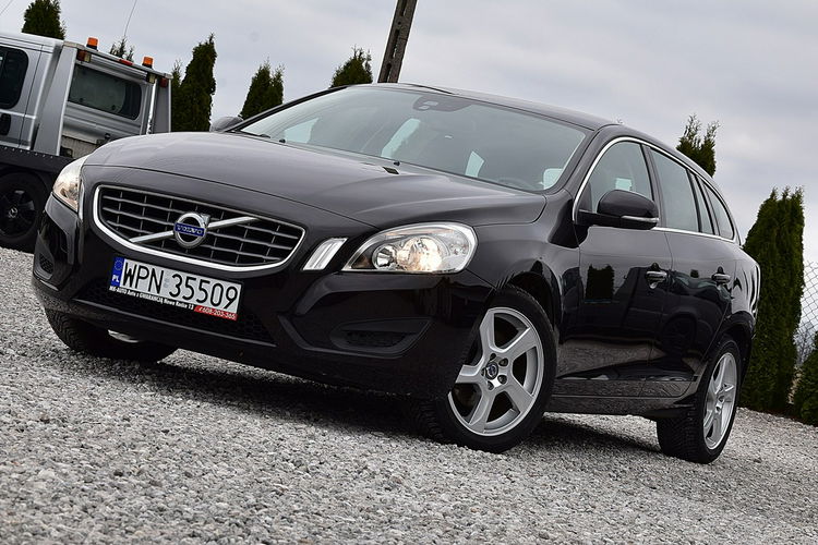 Volvo V60 2.0D3 163Km 5-cyl Navi Skóra Gwarancja zdjęcie 19