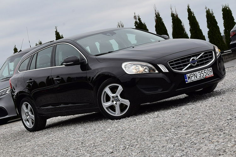 Volvo V60 2.0D3 163Km 5-cyl Navi Skóra Gwarancja zdjęcie 2