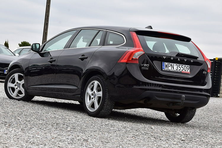 Volvo V60 2.0D3 163Km 5-cyl Navi Skóra Gwarancja zdjęcie 23