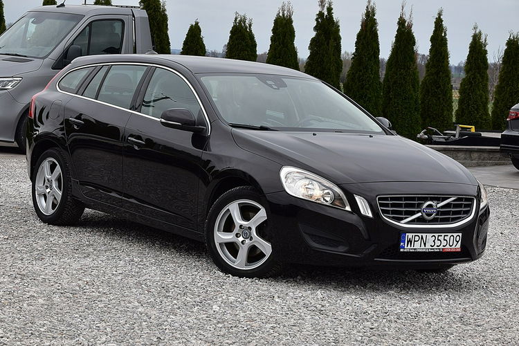 Volvo V60 2.0D3 163Km 5-cyl Navi Skóra Gwarancja zdjęcie 24