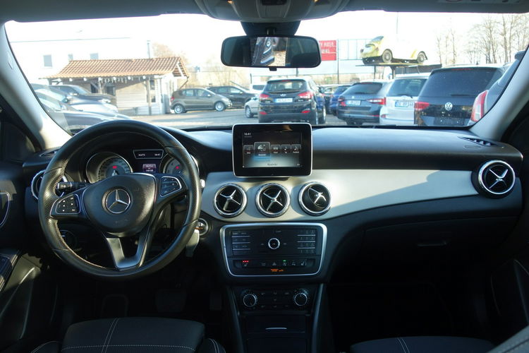 GLA 200 Mercedes GLA200 2016 1.6 benzyna 157km automat pół skóry 145tyś km zdjęcie 16