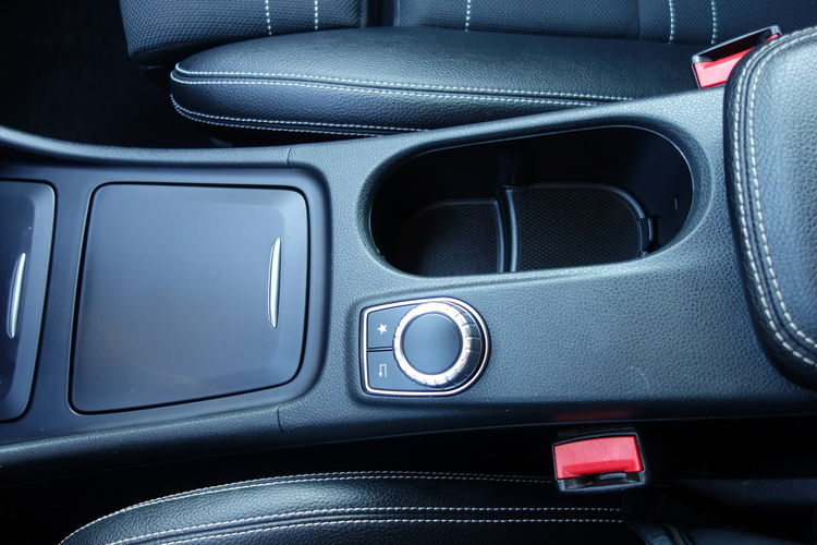 GLA 200 Mercedes GLA200 2016 1.6 benzyna 157km automat pół skóry 145tyś km zdjęcie 19