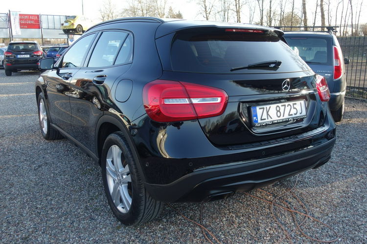 GLA 200 Mercedes GLA200 2016 1.6 benzyna 157km automat pół skóry 145tyś km zdjęcie 4