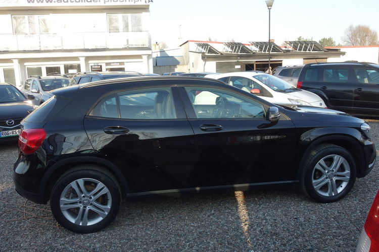 GLA 200 Mercedes GLA200 2016 1.6 benzyna 157km automat pół skóry 145tyś km zdjęcie 6