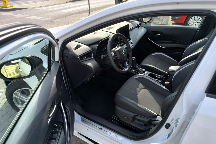 Toyota Corolla 2.0 Hybrid 184KM GR Sport JBL zdjęcie 15