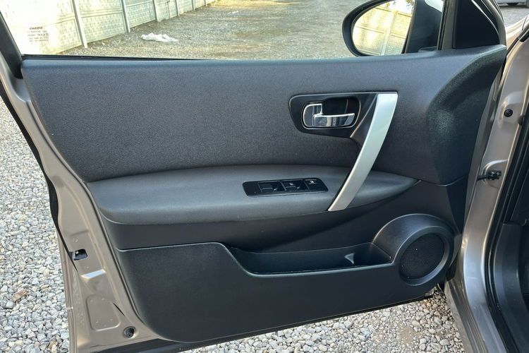 Nissan Qashqai+2 2.0 1Wł 7osob Climatronic Panorama 6bieg Kamera Ks Serw Stan BDB BEzwy zdjęcie 20