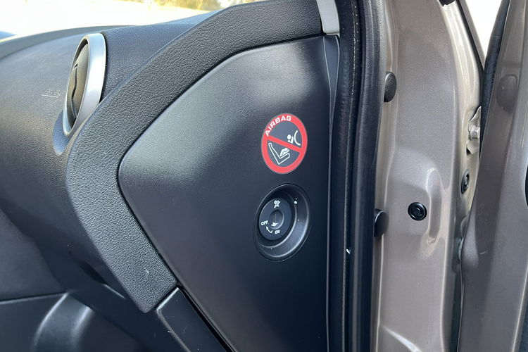 Nissan Qashqai+2 2.0 1Wł 7osob Climatronic Panorama 6bieg Kamera Ks Serw Stan BDB BEzwy zdjęcie 23