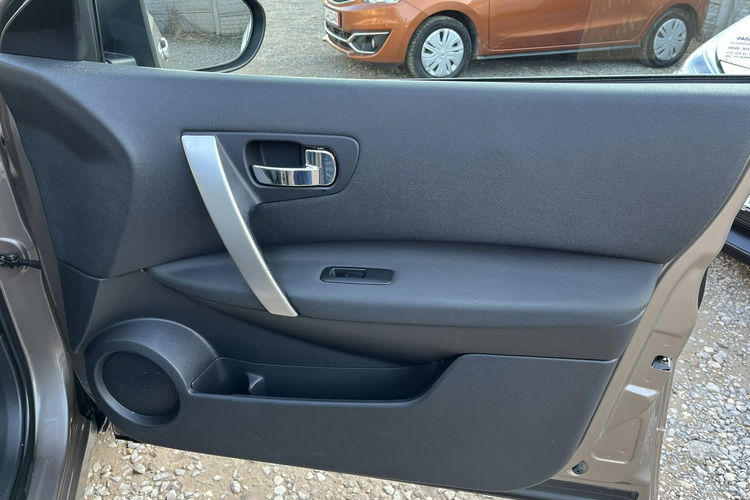 Nissan Qashqai+2 2.0 1Wł 7osob Climatronic Panorama 6bieg Kamera Ks Serw Stan BDB BEzwy zdjęcie 24