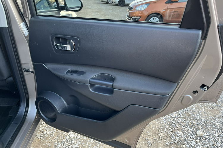 Nissan Qashqai+2 2.0 1Wł 7osob Climatronic Panorama 6bieg Kamera Ks Serw Stan BDB BEzwy zdjęcie 25