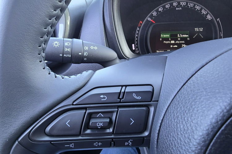 Toyota Aygo X Książka serwisowa + 2 klucze zdjęcie 11