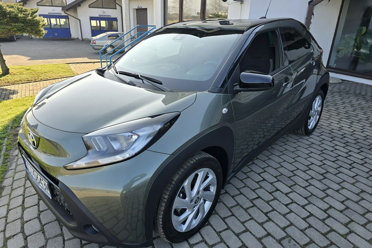Toyota Aygo X Książka serwisowa + 2 klucze zdjęcie 3