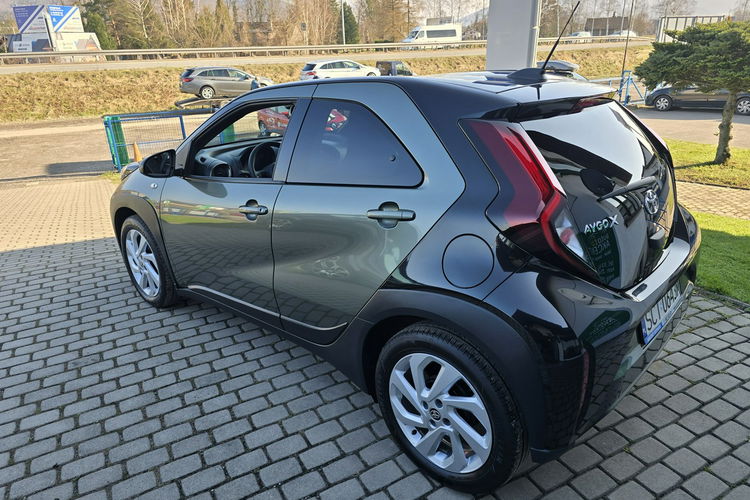 Toyota Aygo X Książka serwisowa + 2 klucze zdjęcie 5