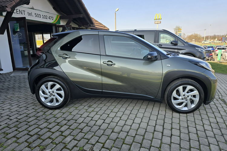 Toyota Aygo X Książka serwisowa + 2 klucze zdjęcie 8