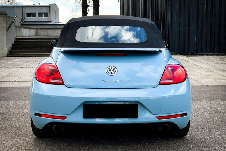 Volkswagen Beetle 2.0 220KM Cabrio R-line zdjęcie 13