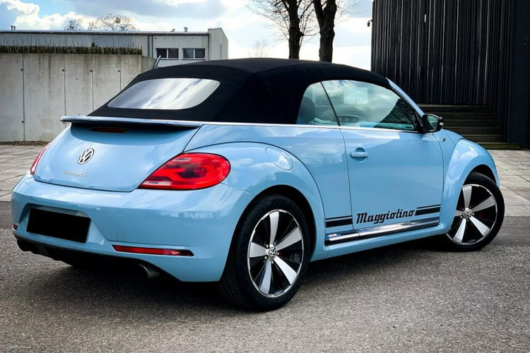 Volkswagen Beetle 2.0 220KM Cabrio R-line zdjęcie 14
