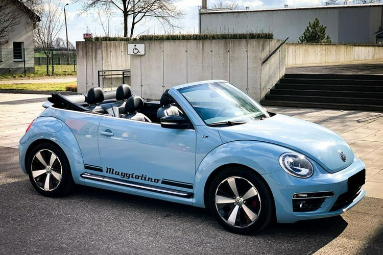 Volkswagen Beetle 2.0 220KM Cabrio R-line zdjęcie 22