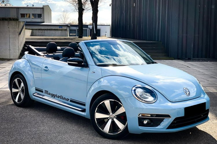 Volkswagen Beetle 2.0 220KM Cabrio R-line zdjęcie 4