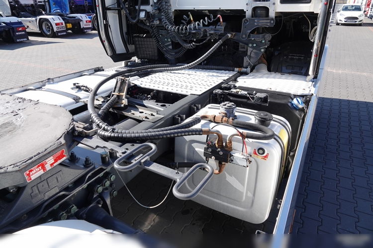 Scania S 500 / HYDRAULIKA / RETARDER / CAŁA NA PODUSZKACH / KLIMA POSTOJOWA / SKÓRY / ALUFELGI / FULL OPCJA / PO KONTRAKCIE SERWISOWYM zdjęcie 17