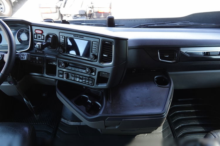 Scania S 500 / HYDRAULIKA / RETARDER / CAŁA NA PODUSZKACH / KLIMA POSTOJOWA / SKÓRY / ALUFELGI / FULL OPCJA / PO KONTRAKCIE SERWISOWYM zdjęcie 33