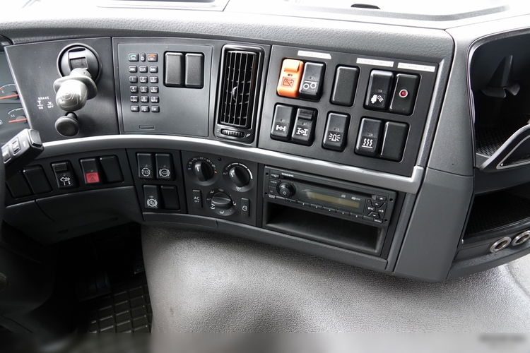 Volvo FM 450 / RETARDER /  ADR / ALUFELGI  / EURO 5  EEV / PO KONTRAKCIE SERWISOWYM zdjęcie 29