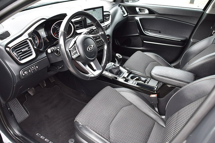 Kia Cee'd 1.4 T-gdi 140Km Led Navi Pół-Skóra Kamera Gwarancja zdjęcie 9