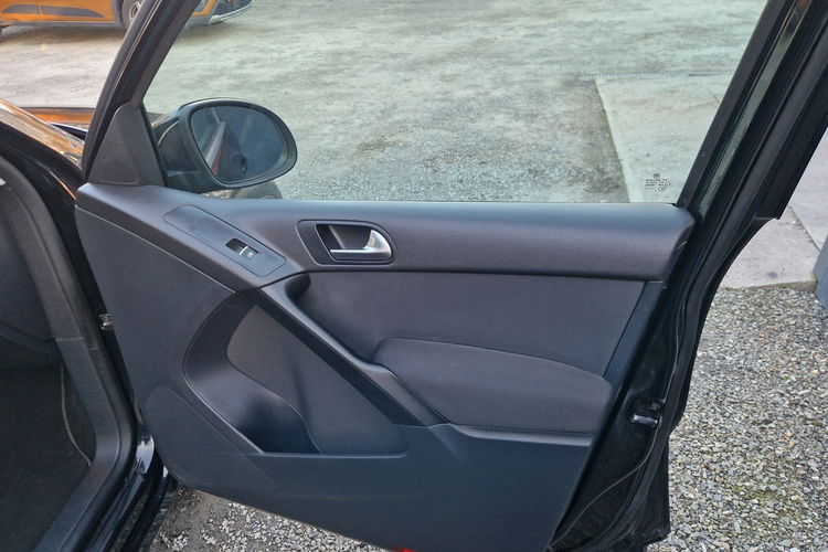 Volkswagen Tiguan Dsg. 4x4. 2.0 benzyna. Panorama. Kamera cofania. zdjęcie 17