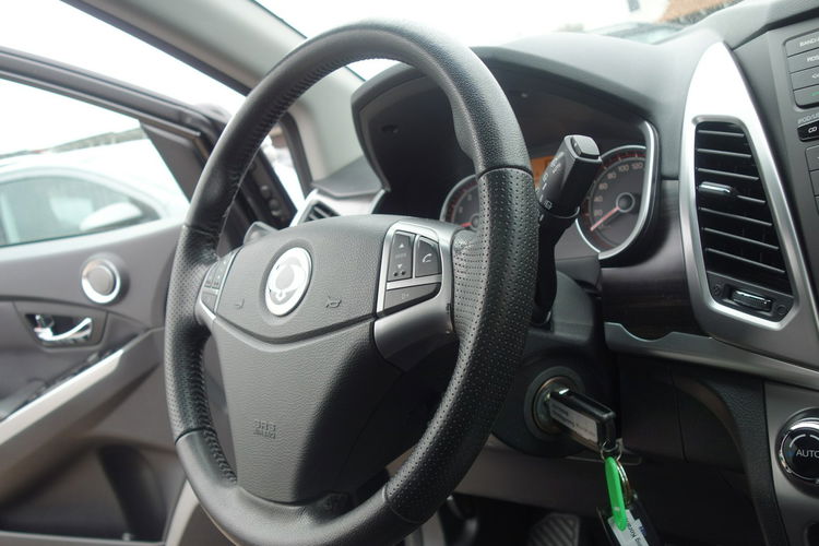 Korando SsangYong Korando 2015 2.0 benzyna 150km 105tyś km automat skóry 4x4 zdjęcie 31