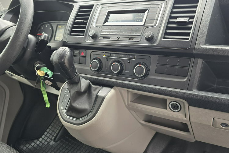 Volkswagen Transporter LONG 2.0 TDi DSG 8-osobowy / I-właściciel / / Bezwypadkowy zdjęcie 13
