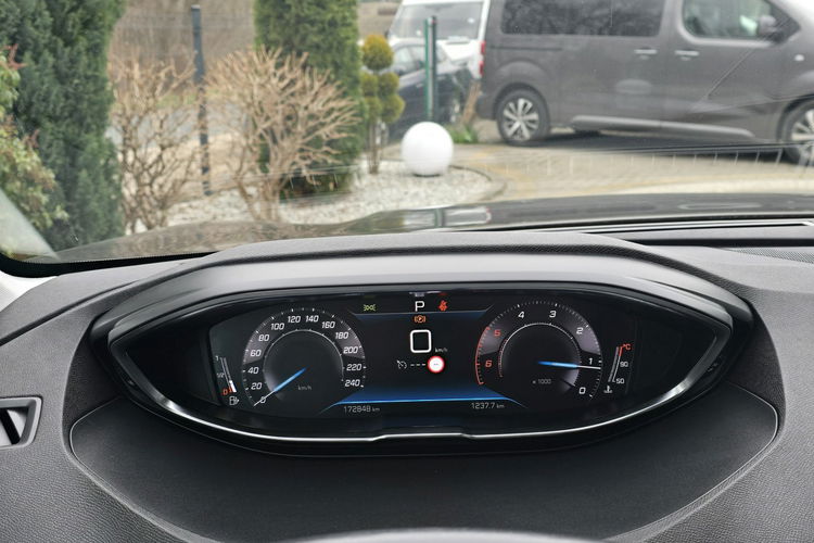 Peugeot 3008 1.5 BlueHdi 130KM EA8 / I-właściciel / zdjęcie 9