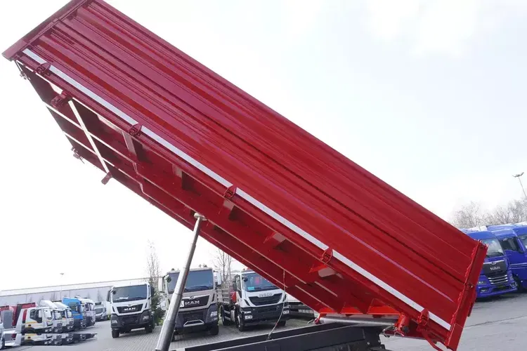 Renault D14 / 18.000 km / Wywrotka 3-stronna zdjęcie 22