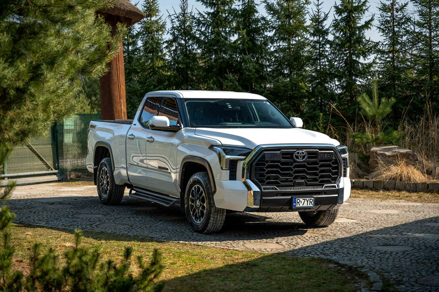 Toyota Tundra Crewmax Platinum zdjęcie 