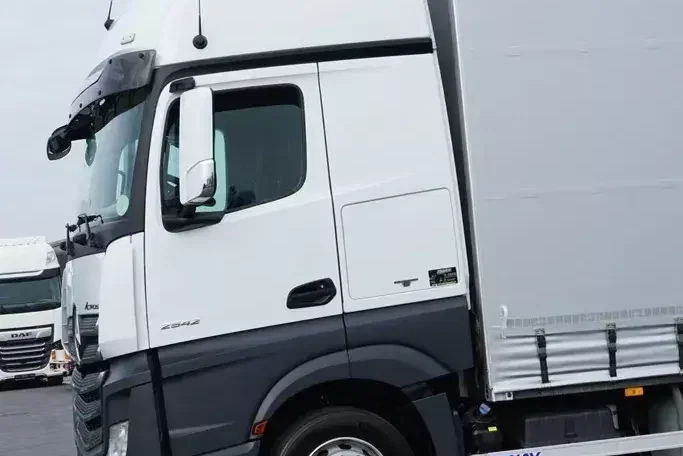 Mercedes ACTROS / 2542 / ACC / EURO 6 / FIRANKA / 18 PALET / OŚ SKRĘTNA zdjęcie 25