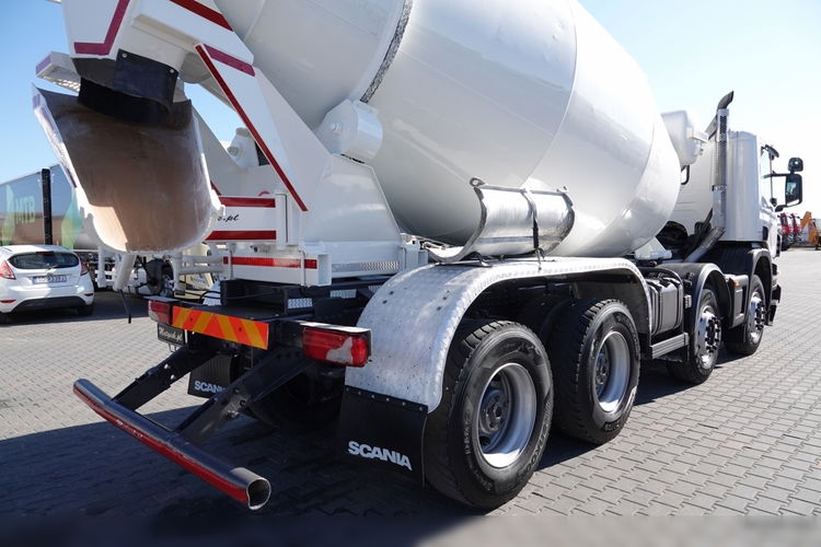 Scania P 360 / 8x4 / BETONOMIESZARKA / GRUSZKA / LIEBHERR / 9m3 / MANUAL zdjęcie 17
