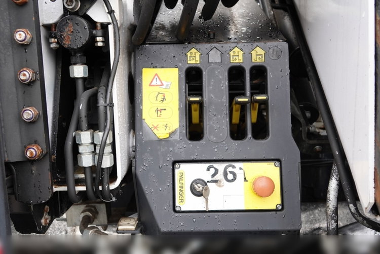 Mercedes -BENZ ACTROS 3241 / 8X4 / 2 STR WYWROTKA HYDROBURTA / BORMATIC / + HDS PALFINGER PK 18002-EH  / EPS + SPRZĘGŁO / SPROWADZONY zdjęcie 31