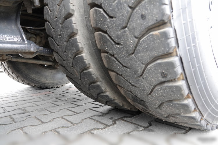 Mercedes -BENZ ACTROS 3241 / 8X4 / 2 STR WYWROTKA HYDROBURTA / BORMATIC / + HDS PALFINGER PK 18002-EH  / EPS + SPRZĘGŁO / SPROWADZONY zdjęcie 37