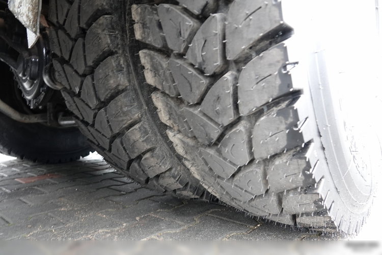 MAN TGS 32.400 / 8X4 / GRUSZKA / BETONOMIESZARKA / 9 M3 / SCHWING STETTER / OPONY 100% / ALUFELGI / SPROWADZONY zdjęcie 23