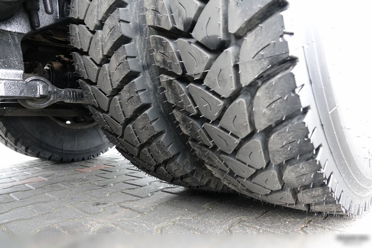 MAN TGS 32.400 / 8X4 / GRUSZKA / BETONOMIESZARKA / 9 M3 / SCHWING STETTER / OPONY 100% / ALUFELGI / SPROWADZONY zdjęcie 24