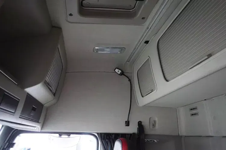 Volvo FMX / 500 / EURO 6 / ACC / GLBETROTTER / MAŁY PRZEBIEG zdjęcie 35