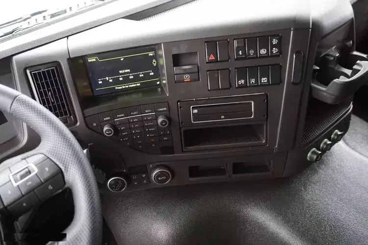 Volvo FMX / 500 / EURO 6 / ACC / GLBETROTTER / MAŁY PRZEBIEG zdjęcie 36