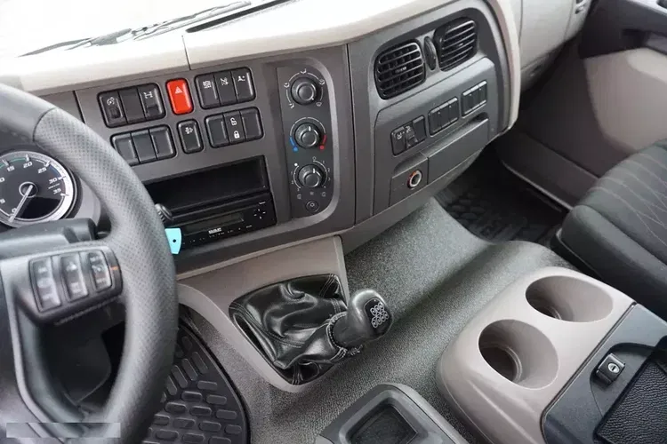 DAF LF / 260 / EURO 6 / CHŁODNIA + WINDA / 17 PALET / ŁAD. 7840 KG zdjęcie 20
