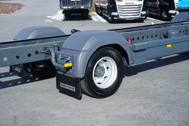 Mercedes ATEGO / 1224 / ACC / EURO 6 / PODWOZIE DO ZABUDOWY / DŁ. 7.6 M zdjęcie 16