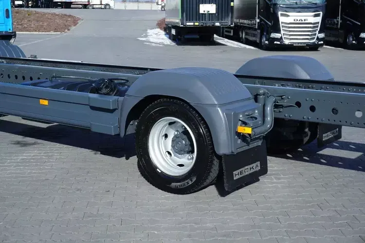 Mercedes ATEGO / 1224 / ACC / EURO 6 / PODWOZIE DO ZABUDOWY / DŁ. 7.6 M zdjęcie 28