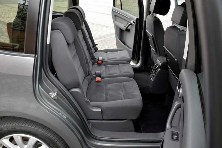 Volkswagen Touran 2.0 TDI 140KM DSG Navi Kamera 2xParktronik Park Assist Właśc. zdjęcie 17