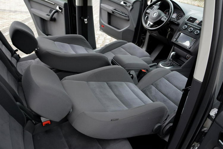 Volkswagen Touran 2.0 TDI 140KM DSG Navi Kamera 2xParktronik Park Assist Właśc. zdjęcie 21