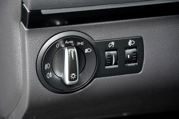 Volkswagen Touran 2.0 TDI 140KM DSG Navi Kamera 2xParktronik Park Assist Właśc. zdjęcie 34