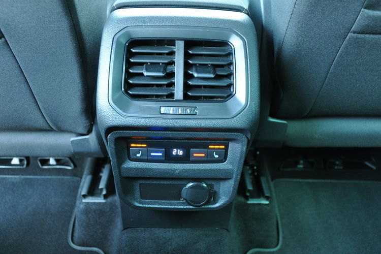 Volkswagen Tiguan 2.0TDI 150KM DSG Kamery360 Webasto Harman/Kardon El.Klapa Hak Gwar.FV zdjęcie 29
