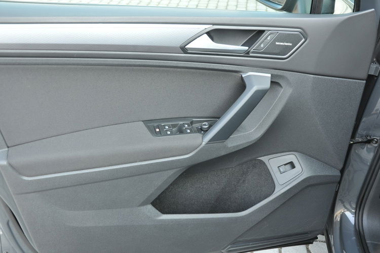 Volkswagen Tiguan 2.0TDI 150KM DSG Kamery360 Webasto Harman/Kardon El.Klapa Hak Gwar.FV zdjęcie 9