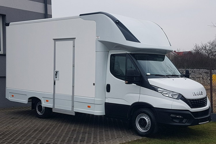 Iveco Daily KONTENER NISKOPODŁOGOWY 4.43x2.23x2.42 SKLEP BAR FOODTRUCK KAMPER AC zdjęcie 1