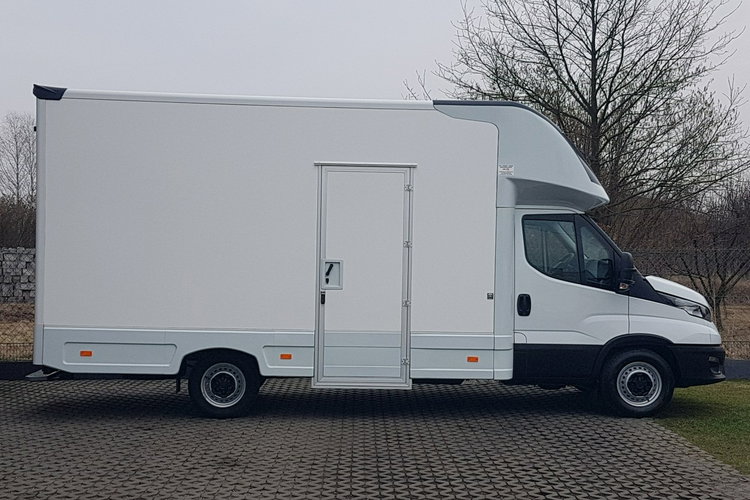 Iveco Daily KONTENER NISKOPODŁOGOWY 4.43x2.23x2.42 SKLEP BAR FOODTRUCK KAMPER AC zdjęcie 12